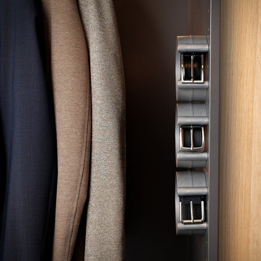 Kleiderschrank Organizer ease-c für Gürtel und Accessoires – stilvolle Aufbewahrungslösung für mehr Ordnung